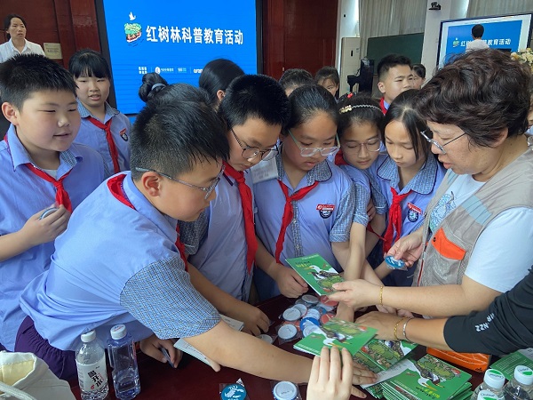 乐虎国际霞浦红树林保育活动圆满举行多方携手共筑海洋生态屏障(图3)