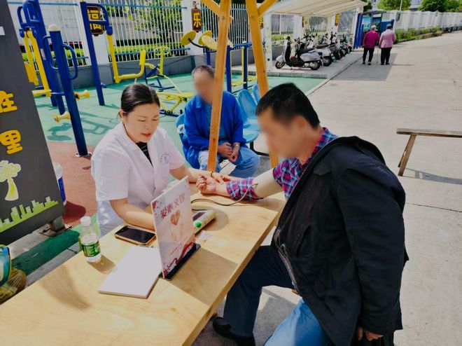 lehu国际乐虎官网家医签约模式创新家门口的“健康守门人”以创新引领基层医疗服务升级(图6)