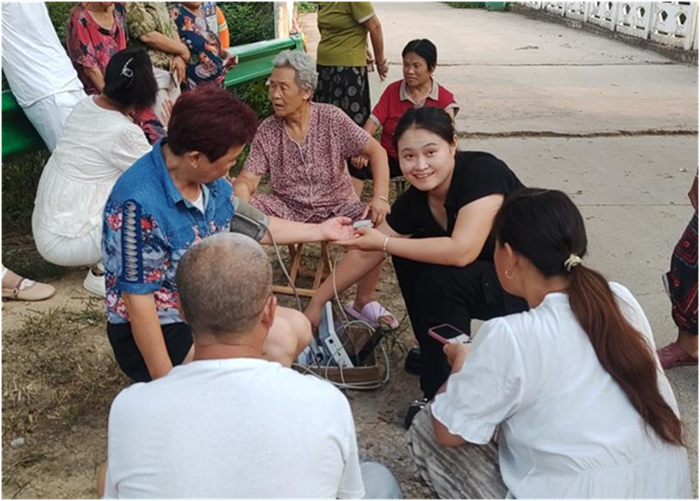 利辛县孙庙乡：村医上门送健康(图1)