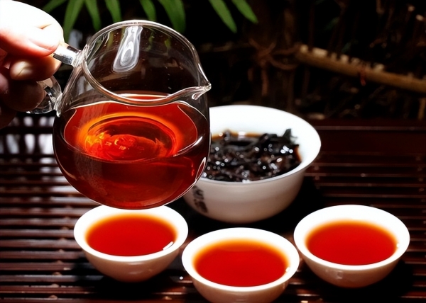 lehu国际乐虎官网医生发现：大量喝茶的糖尿病患者用不了多久身体或有8个变化(图3)