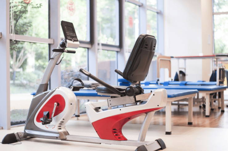 乐虎2025上海中风偏瘫老人养老院查询配合针灸、理疗中西医结合的方式康复细节全攻略(图2)