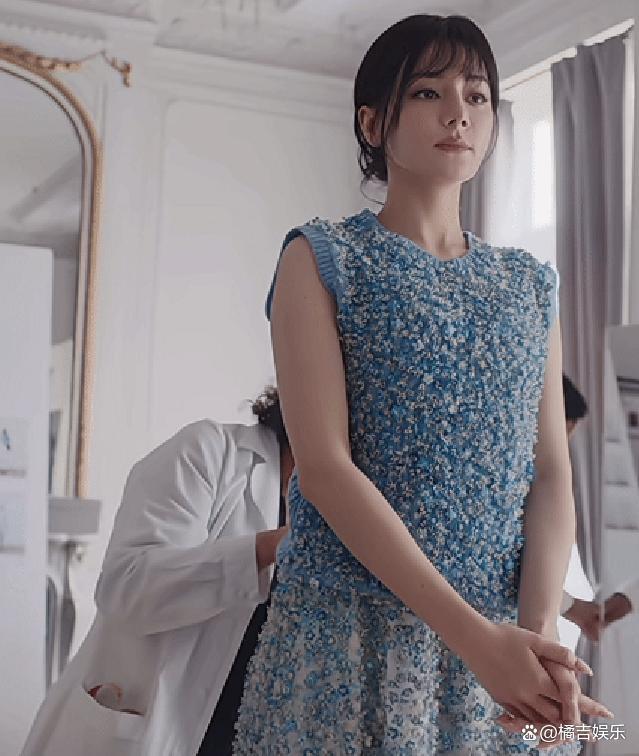 迪丽热巴ins巴黎时装周上的璀璨瞬间(图1)