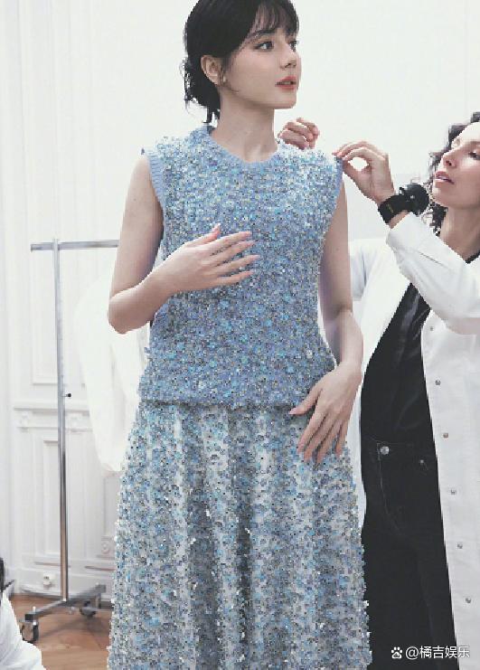 迪丽热巴ins巴黎时装周上的璀璨瞬间(图3)