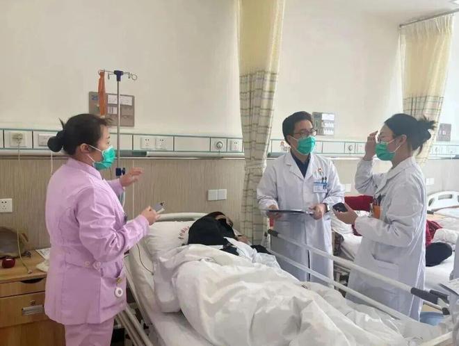 乐虎国际“糖友圈”爆火！这块“金字招牌”凭什么被疯传？｜社区特色门诊专栏(图1)