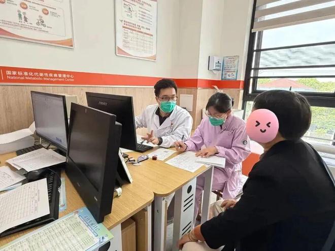 乐虎国际“糖友圈”爆火！这块“金字招牌”凭什么被疯传？｜社区特色门诊专栏(图2)