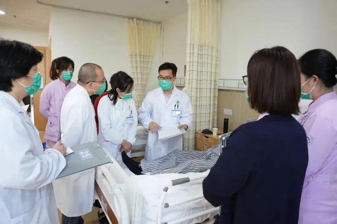 乐虎国际“糖友圈”爆火！这块“金字招牌”凭什么被疯传？｜社区特色门诊专栏(图4)