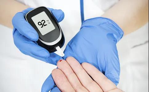 无创血糖监测新突破！乐普医疗小葡萄血糖仪将如何改变生活？(图1)