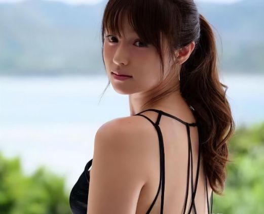 乐虎国际股份有限公司深田恭子靠“全裸打扫”维持少女身材？网友：这也太日本了！(图3)