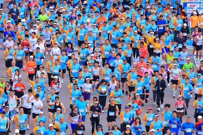 观赛守礼奔跑有礼2025云南白药玉溪抚仙湖半程马拉松参赛倡议(图1)