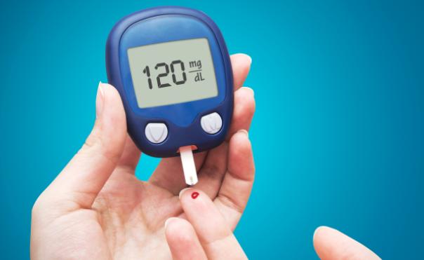 研究：每天多5分钟快走死亡风险降低10%；每天少久坐30分钟可降73%(图1)