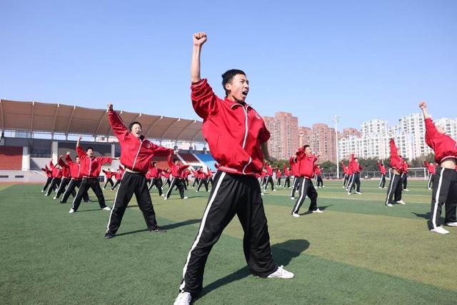 乐虎国际股份有限公司京徽同频！塔沟学子精细打磨冲刺总台春晚(图1)