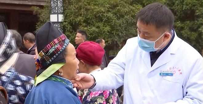 乐虎88国际两会第一天传出了4大好消息！网友拍手叫好：这才是人民好代表(图22)