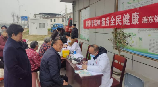 河南内乡：党建引领聚合力雷锋行动暖人心(图1)