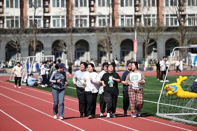 两会现场速递｜两会代表委员热议：体重管理背后的“国之大者”(图4)