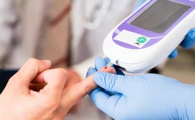 鱼跃医疗亮相CMEF：70款新品全球首发AI+医疗重构院外健康管理新范式